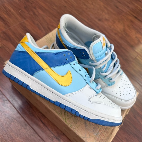 Nike Dunks - Picture 1 of 5